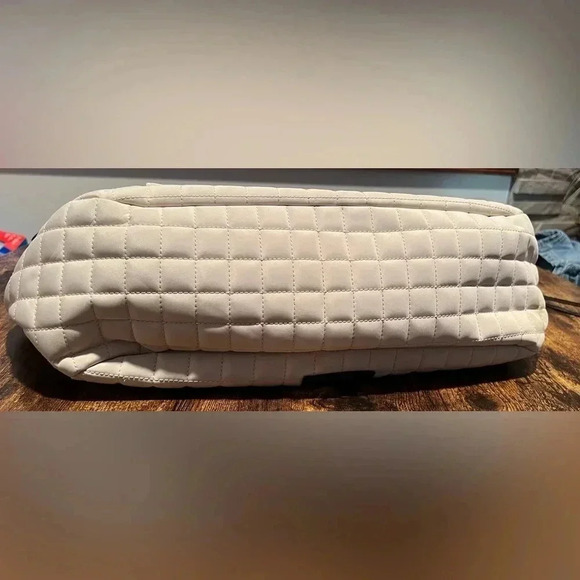 BCBGMAXAZRIA | ladies large quilted tote bag - Picture 7 of 16